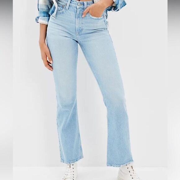 AMERICAN EAGLE Women’s Light Wash 90s Flare Destroyed Denim Jeans Sz 14 - Picture 12 of 14